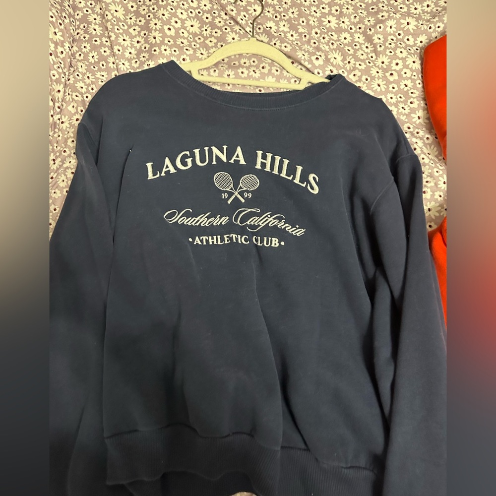 hollister preppy crewneck